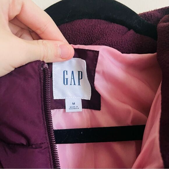 GAP Burgundy Puffer Winter Jacket Medium - Picture 2 of 6